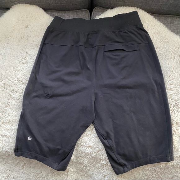 LULULEMON MENS ATHLETIC SHORTS - Picture 4 of 8